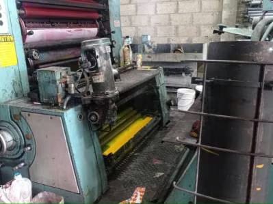 Fábrica enlatadora de productos marinos y maquinaria especializada - 3