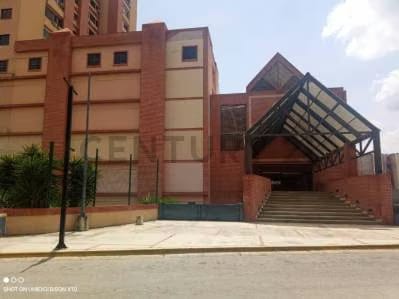 EN VENTA LOCAL COMERCIAL GUARENAS PLAZA MAYOR