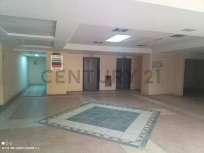 EN VENTA LOCAL COMERCIAL GUARENAS PLAZA MAYOR - 6