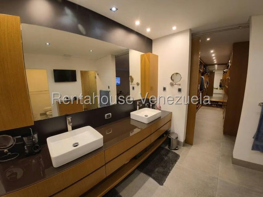 Apartamento (Planta Baja) en Venta en Lomas del Sol, Distrito Metropolitano - 28