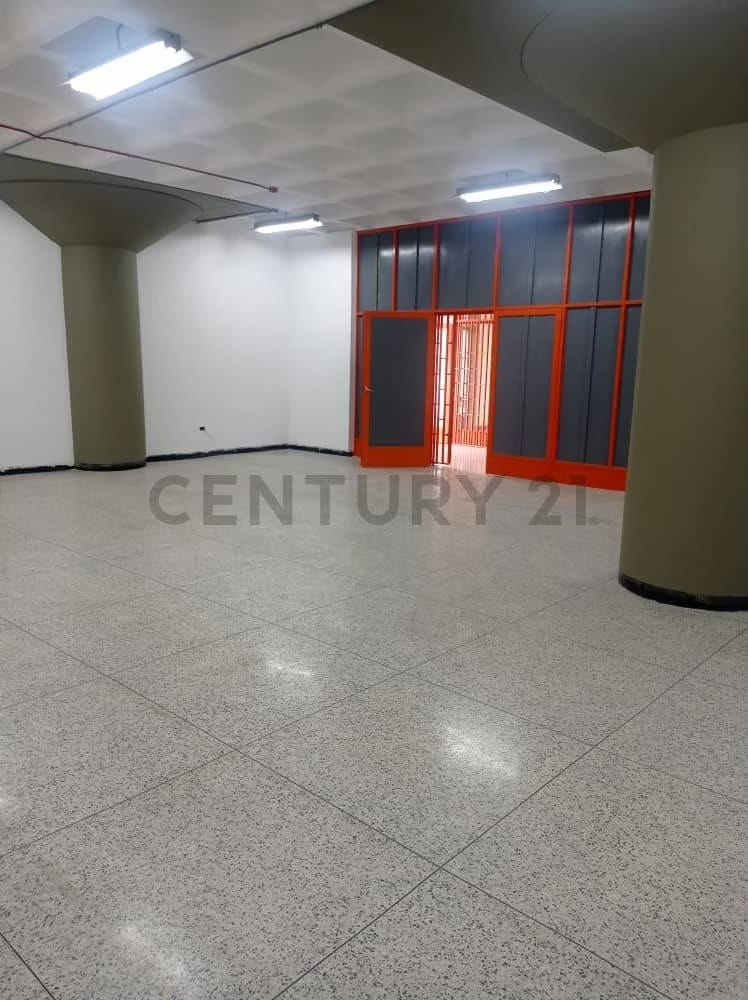 EXCELENTE LOCAL EN ALQUILER - 8