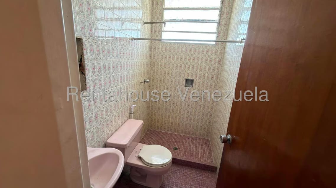 Casa (1 Nivel) en Venta en Los Dos Caminos, Distrito Metropolitano - 18