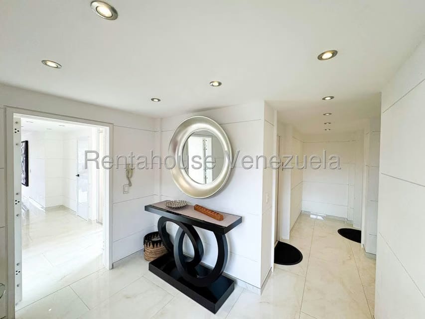 Apartamento (1 Nivel) en Venta en Las Mesetas de Santa Rosa de Lima, Distrito Metropolitano - 2