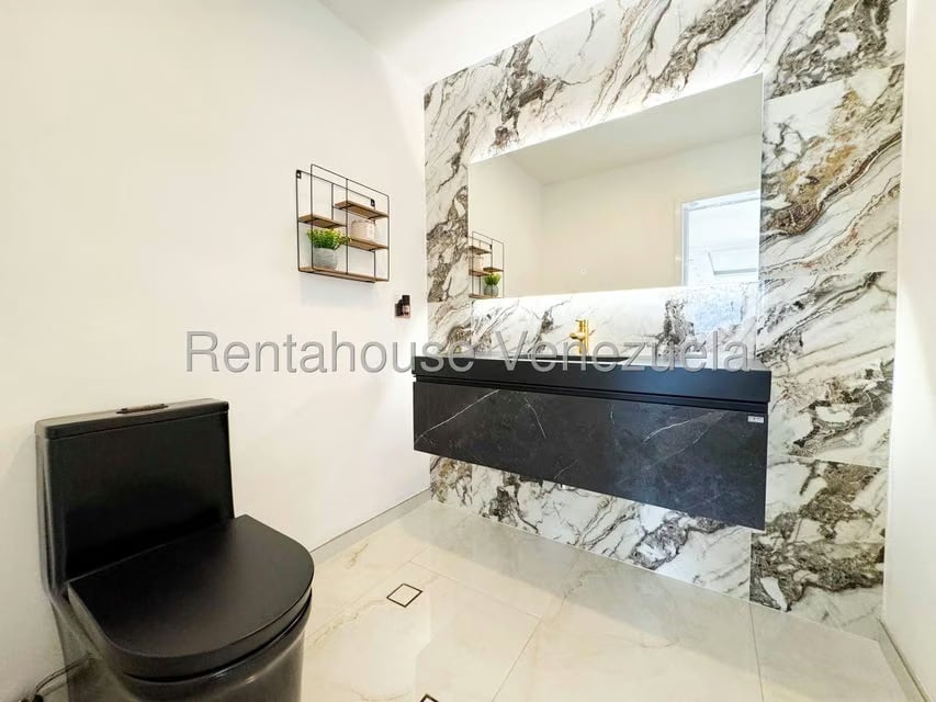Apartamento (1 Nivel) en Venta en Las Mesetas de Santa Rosa de Lima, Distrito Metropolitano - 25