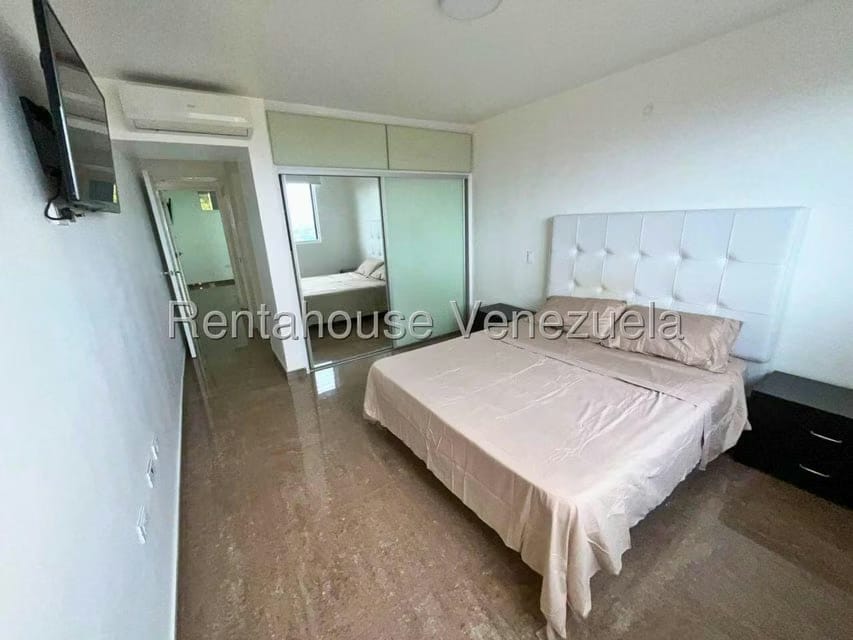 Apartamento (1 Nivel) en Alquiler en Colinas de La Tahona, Distrito Metropolitano - 11