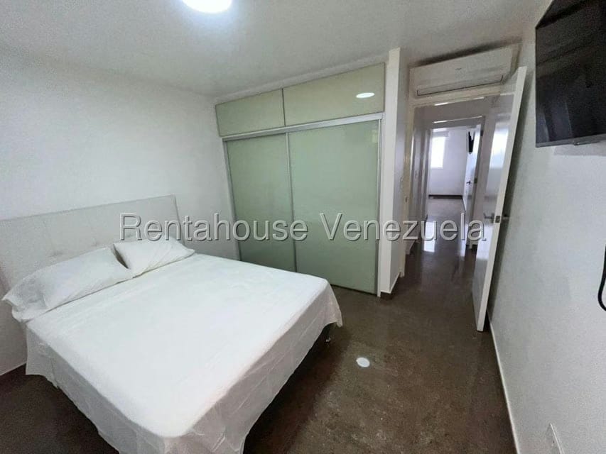 Apartamento (1 Nivel) en Alquiler en Colinas de La Tahona, Distrito Metropolitano - 15
