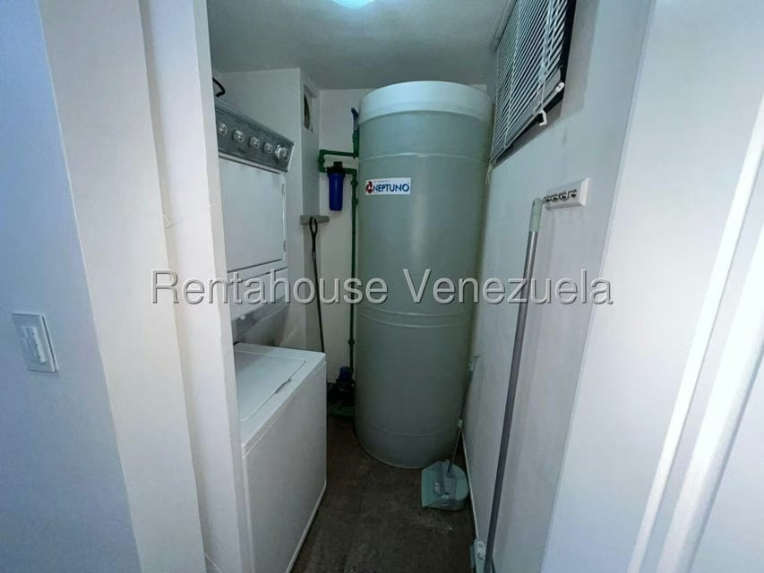 Apartamento (1 Nivel) en Alquiler en Colinas de La Tahona, Distrito Metropolitano - 18