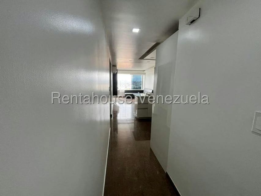 Apartamento (1 Nivel) en Alquiler en Colinas de La Tahona, Distrito Metropolitano - 4