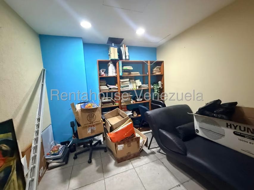 Comercial (Local Comercial) en Alquiler en Santa Paula, Distrito Metropolitano - 6