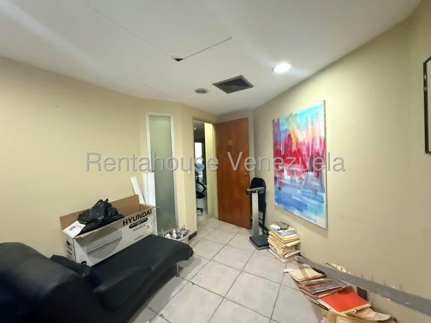 Comercial (Local Comercial) en Alquiler en Santa Paula, Distrito Metropolitano - 7