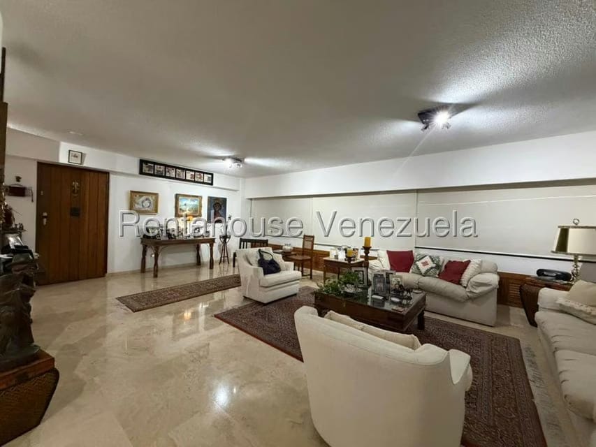 Apartamento (1 Nivel) en Venta en La Lagunita Country Club, Distrito Metropolitano - 2