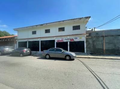 Venta de Locales Comerciales y Casa - 2
