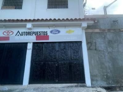 Venta de Locales Comerciales y Casa - 8