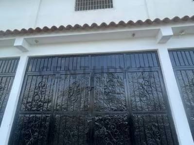 Venta de Locales Comerciales y Casa - 10