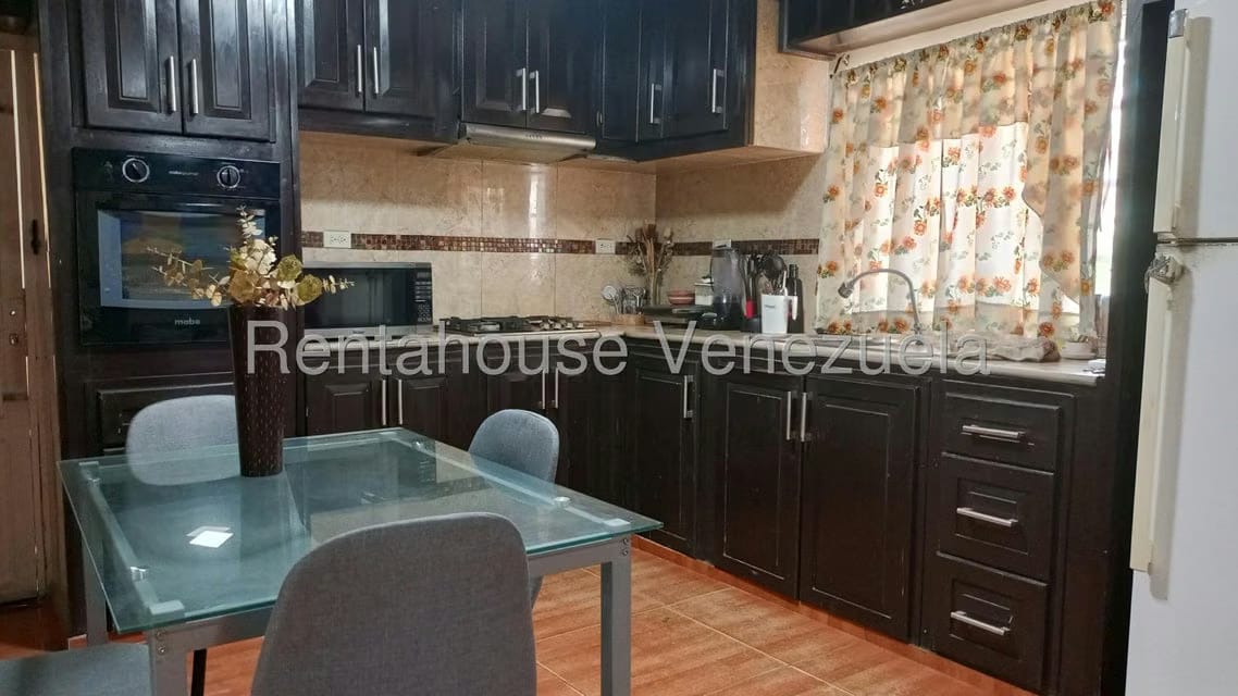 Casa (1 Nivel) en Alquiler en Avenida Vargas, Zulia - 4