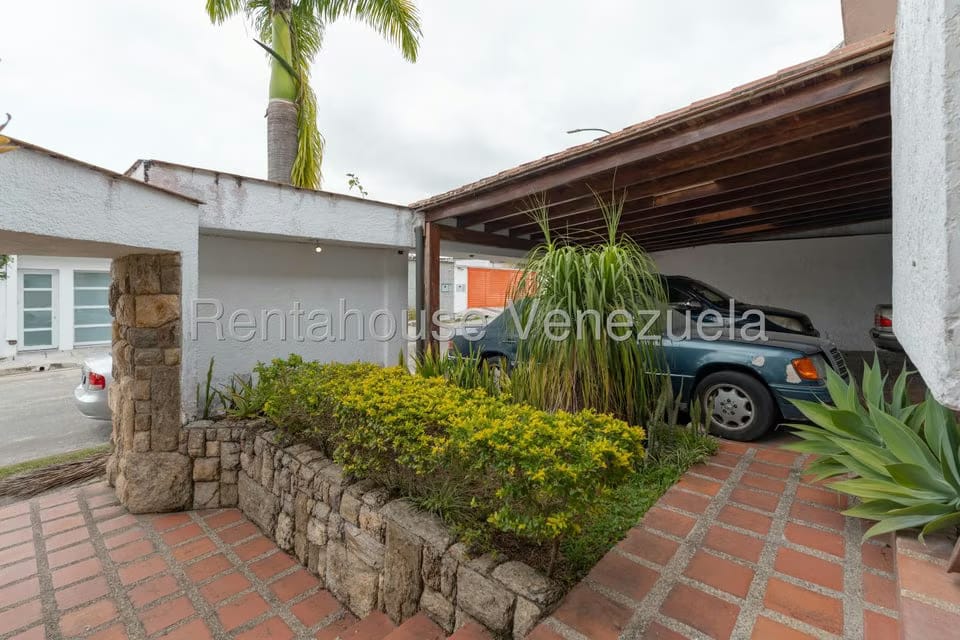Casa (Duplex) en Venta en Lomas de La Lagunita, Distrito Metropolitano - 4