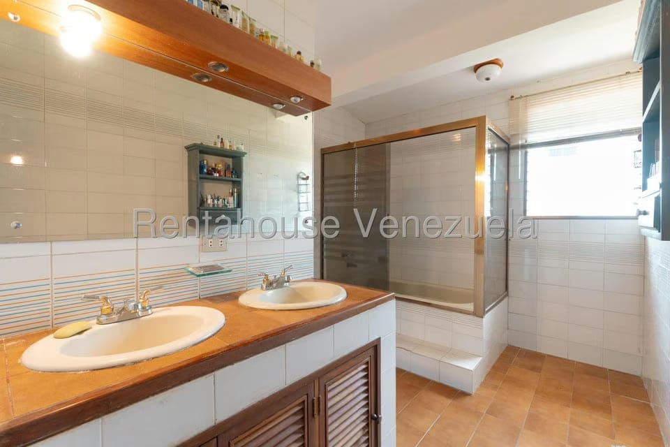 Casa (Duplex) en Venta en Lomas de La Lagunita, Distrito Metropolitano - 31