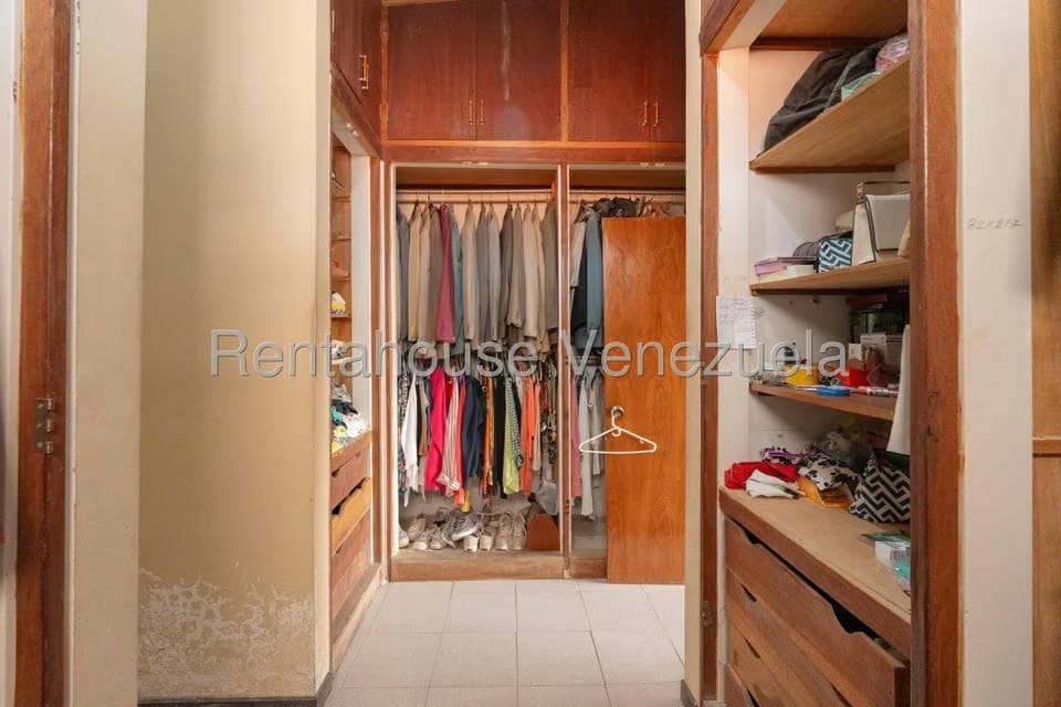 Casa (Duplex) en Venta en Lomas de La Lagunita, Distrito Metropolitano - 32