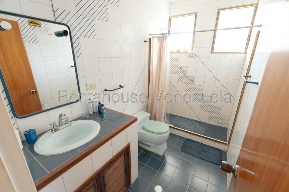 Casa (Duplex) en Venta en Lomas de La Lagunita, Distrito Metropolitano - 34