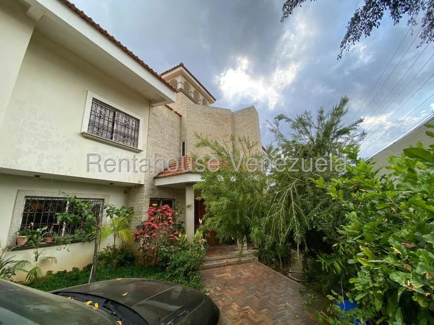 Townhouse (1 Nivel) en Venta en La Lago, Zulia