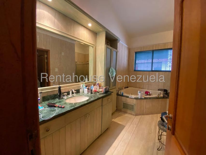 Townhouse (1 Nivel) en Venta en La Lago, Zulia - 33