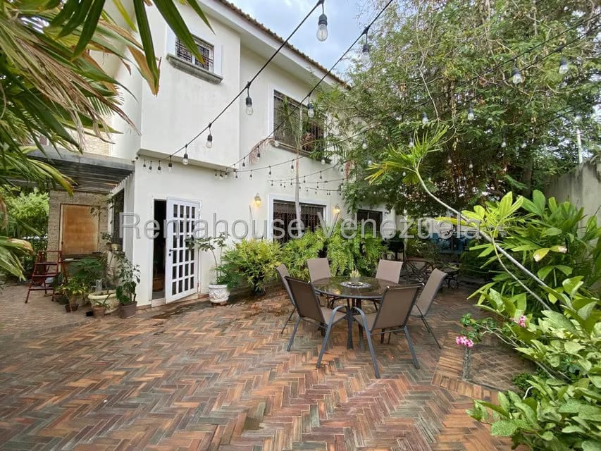 Townhouse (1 Nivel) en Venta en La Lago, Zulia - 38