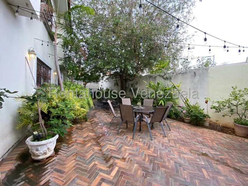 Townhouse (1 Nivel) en Venta en La Lago, Zulia - 39