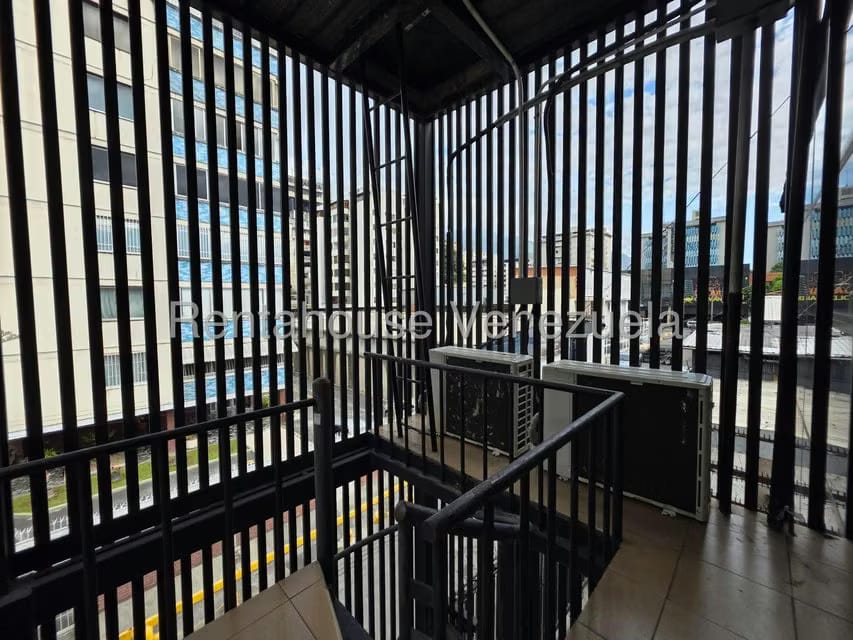 Comercial (Galpon - Deposito) en Alquiler en Altamira Sur, Distrito Metropolitano - 23