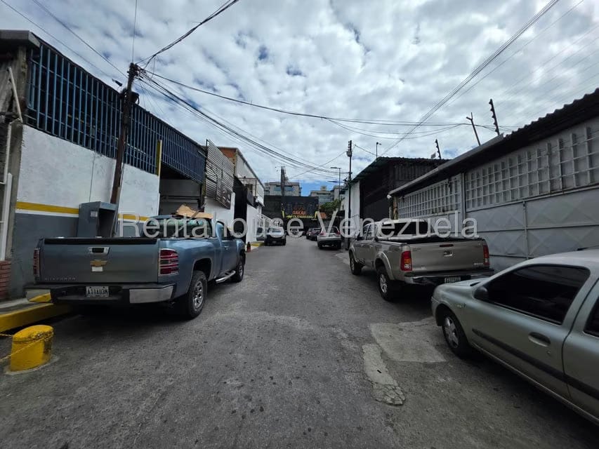 Comercial (Galpon - Deposito) en Alquiler en Altamira Sur, Distrito Metropolitano - 28