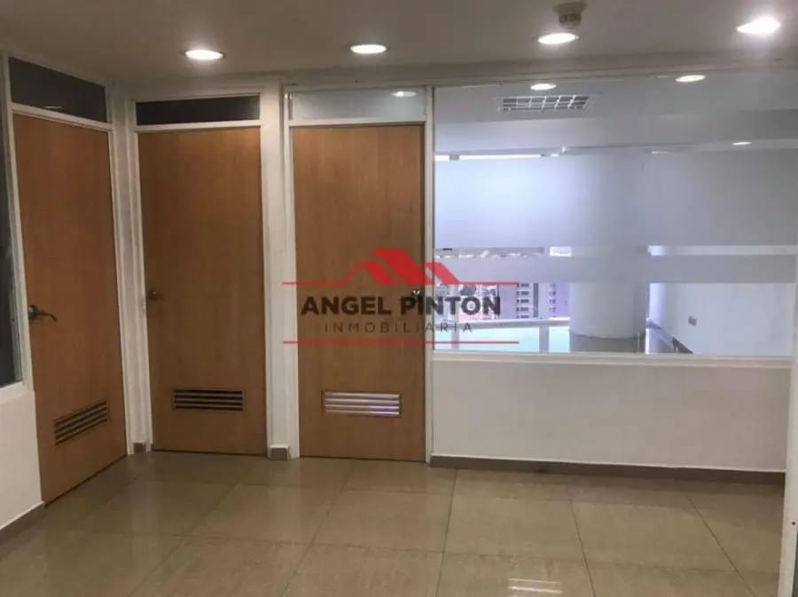 Oficina en Alquiler en AV 5 DE JULIO - 2