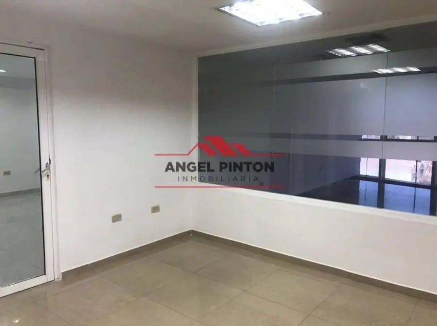 Oficina en Alquiler en AV 5 DE JULIO - 3