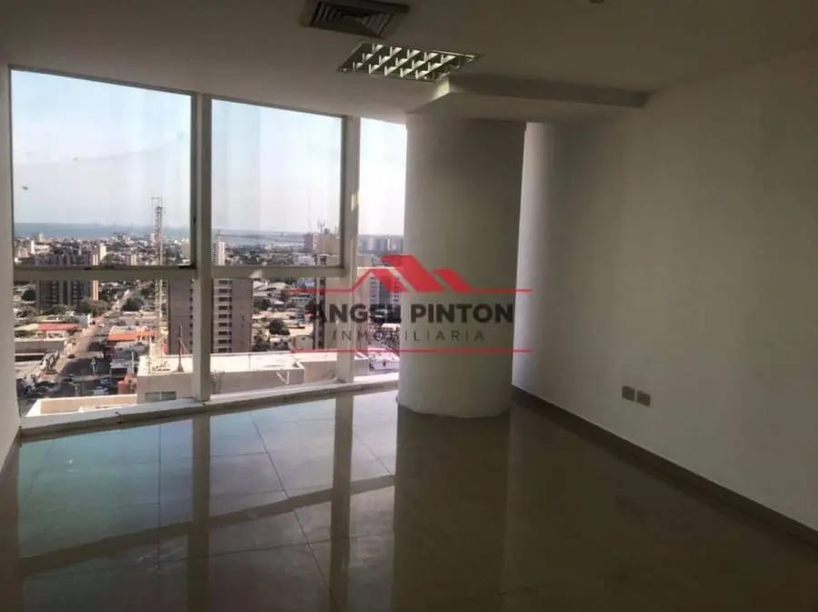 Oficina en Alquiler en AV 5 DE JULIO - 5