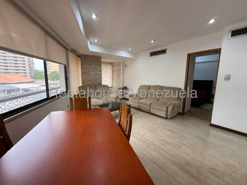 Apartamento (1 Nivel) en Alquiler en Campo Alegre, Distrito Metropolitano - 11