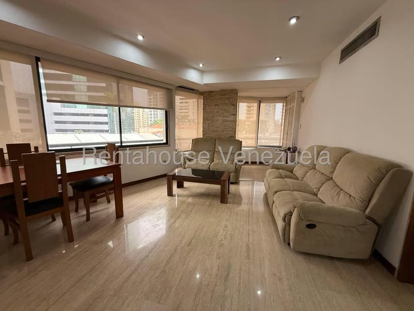 Apartamento (1 Nivel) en Alquiler en Campo Alegre, Distrito Metropolitano - 12