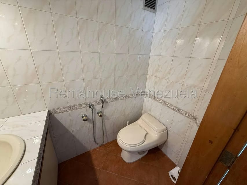 Apartamento (1 Nivel) en Alquiler en Campo Alegre, Distrito Metropolitano - 15