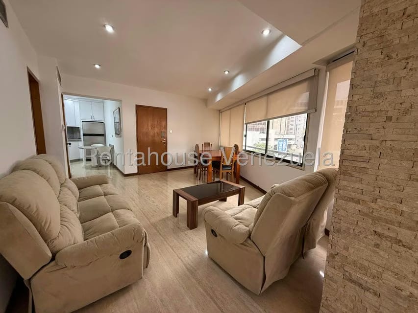 Apartamento (1 Nivel) en Alquiler en Campo Alegre, Distrito Metropolitano - 17