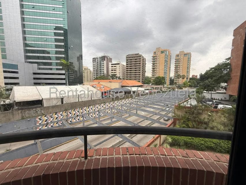 Apartamento (1 Nivel) en Alquiler en Campo Alegre, Distrito Metropolitano - 18