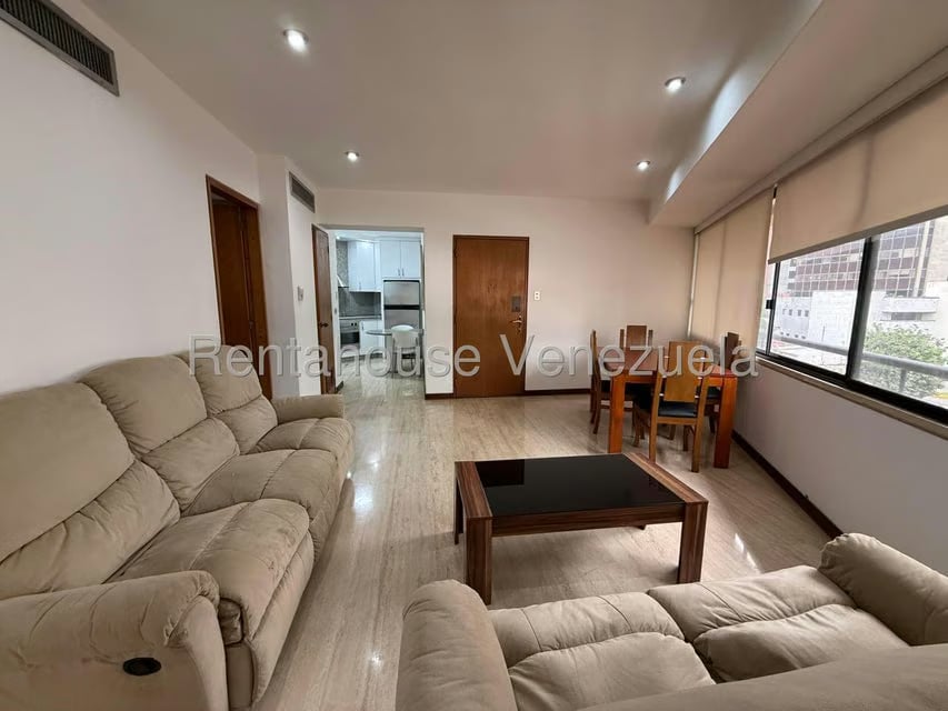 Apartamento (1 Nivel) en Alquiler en Campo Alegre, Distrito Metropolitano - 3