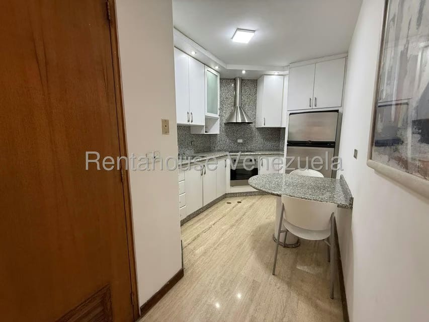 Apartamento (1 Nivel) en Alquiler en Campo Alegre, Distrito Metropolitano - 21
