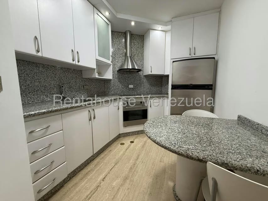 Apartamento (1 Nivel) en Alquiler en Campo Alegre, Distrito Metropolitano - 26