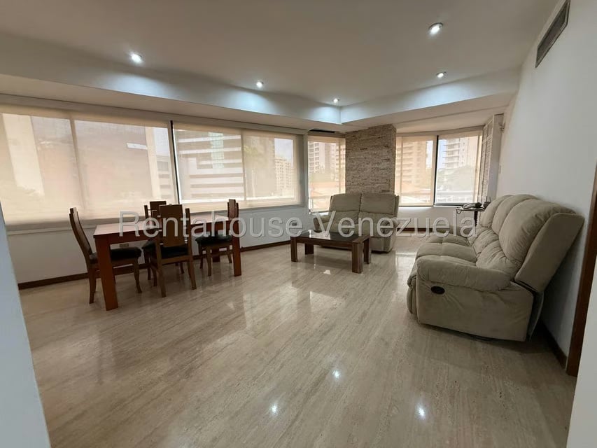 Apartamento (1 Nivel) en Alquiler en Campo Alegre, Distrito Metropolitano - 4