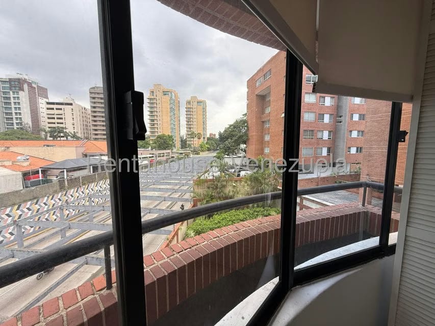 Apartamento (1 Nivel) en Alquiler en Campo Alegre, Distrito Metropolitano - 34