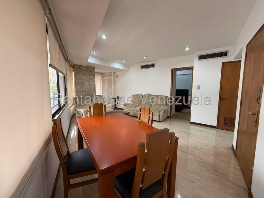 Apartamento (1 Nivel) en Alquiler en Campo Alegre, Distrito Metropolitano - 10