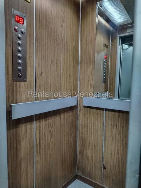 Apartamento (1 Nivel) en Alquiler en Chacao, Distrito Metropolitano - 18