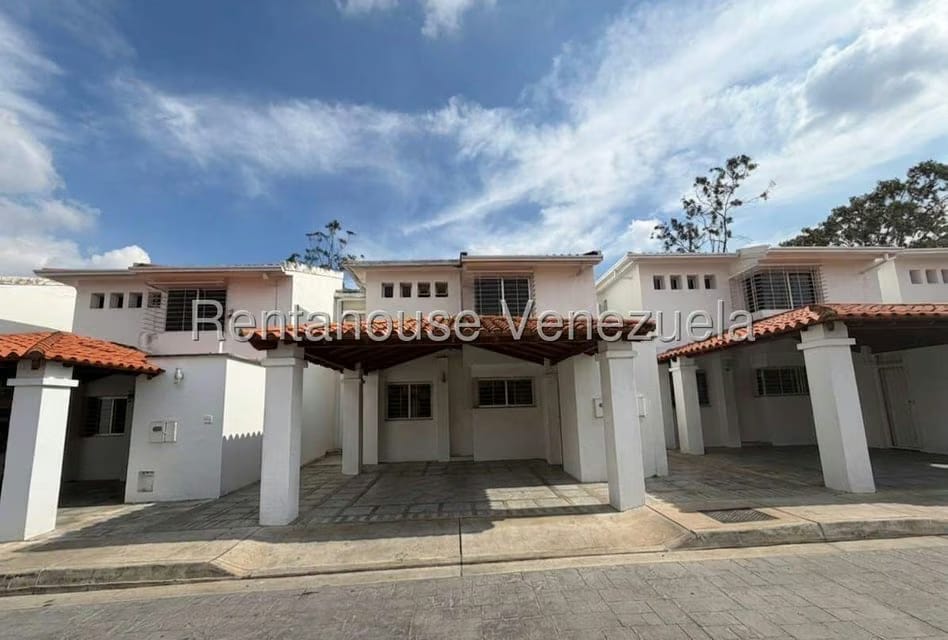 Casa (Duplex) en Venta en La Rosaleda, Lara