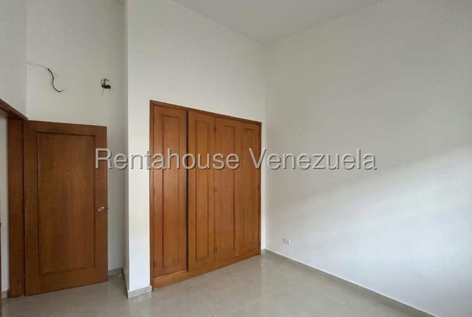 Casa (Duplex) en Venta en La Rosaleda, Lara - 29