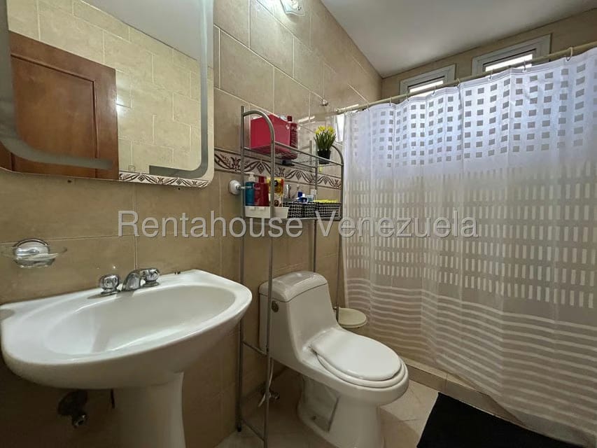 Casa (Duplex) en Venta en La Rosaleda, Lara - 32