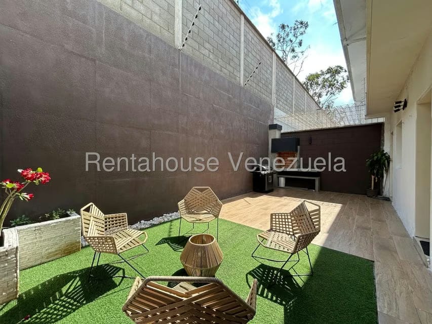 Casa (Duplex) en Venta en La Rosaleda, Lara - 33