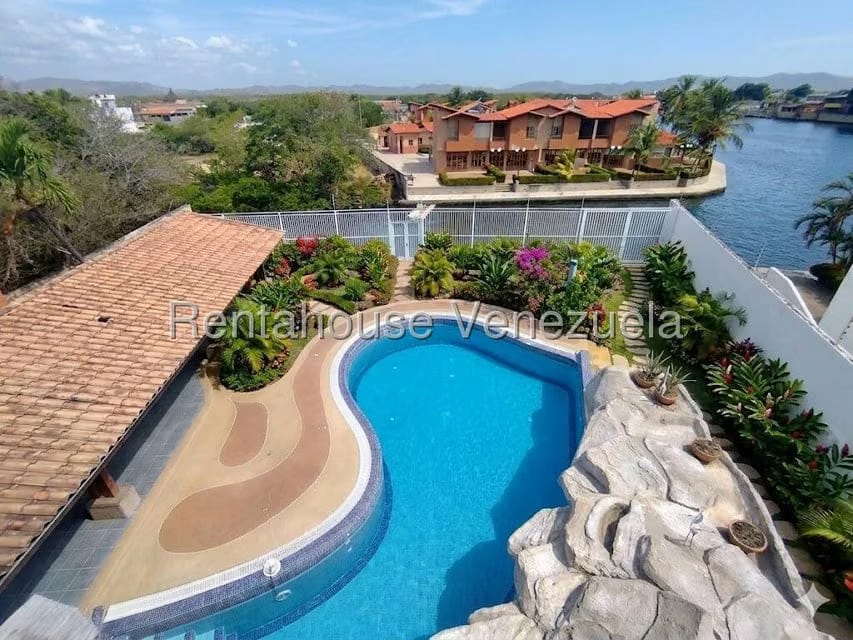 Casa (Duplex) en Venta en Puerto Encantado, Miranda - 14