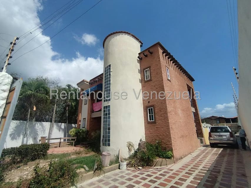 Casa (Duplex) en Venta en Puerto Encantado, Miranda - 3